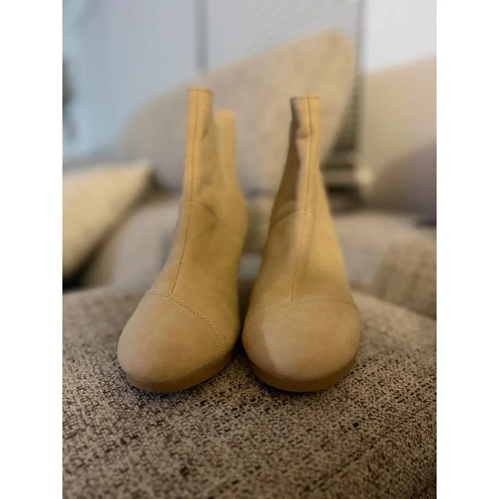 TOMS Majorca Suede Wedge Chelsea Boots Tan US 8 NWOT